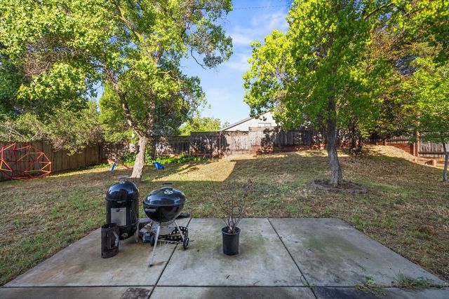 8236 Crestshire Cir, Orangevale, CA 95662