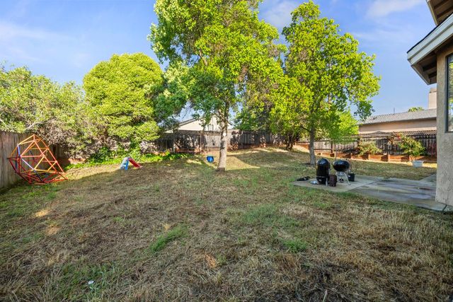 8236 Crestshire Cir, Orangevale, CA 95662