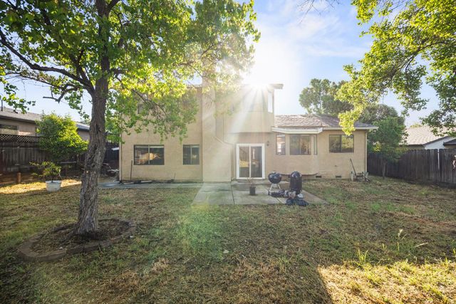 8236 Crestshire Cir, Orangevale, CA 95662