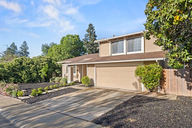 8236 Crestshire Cir, Orangevale, CA 95662