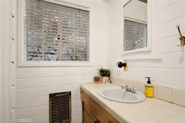 265 Flower, Lake Arrowhead, CA 92352