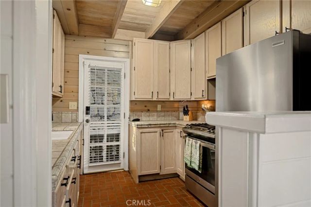 265 Flower, Lake Arrowhead, CA 92352