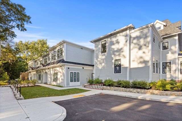 186 Bedford St 203, Lexington, MA 02420