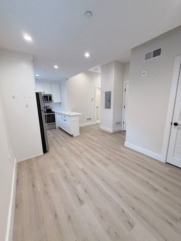 186 Bedford St 203, Lexington, MA 02420