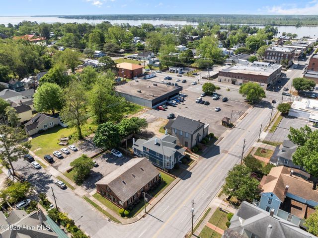 325 N Market Street, Washington, NC 27889