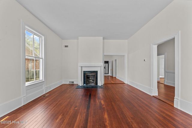325 N Market Street, Washington, NC 27889