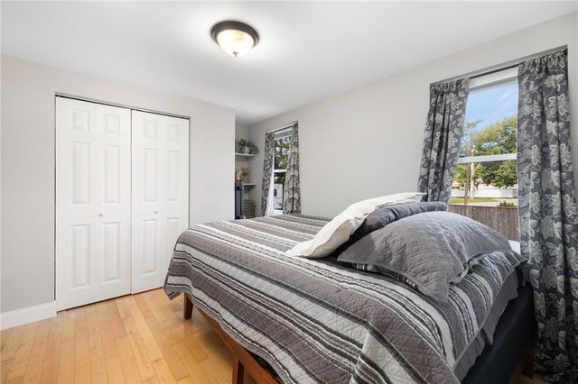 86 Oakside Street, Warwick, RI 02889