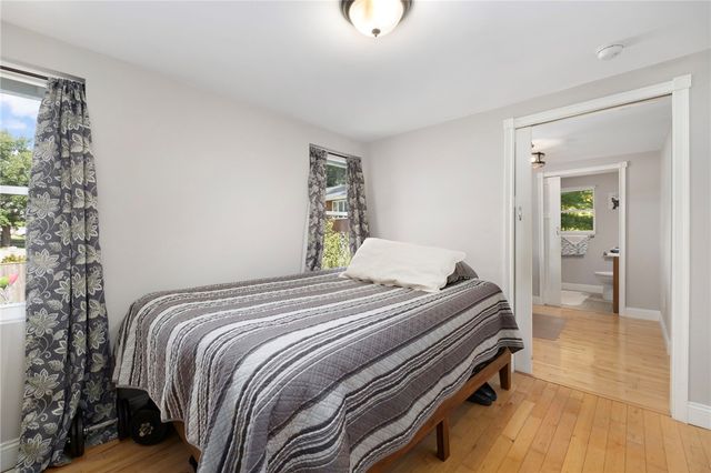 86 Oakside Street, Warwick, RI 02889