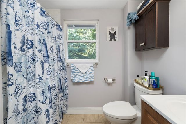 86 Oakside Street, Warwick, RI 02889