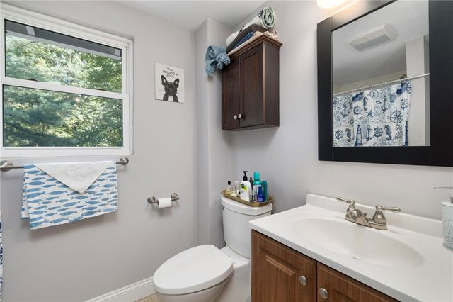 86 Oakside Street, Warwick, RI 02889