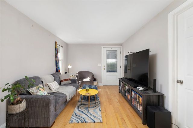 86 Oakside Street, Warwick, RI 02889