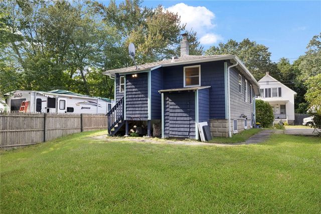 86 Oakside Street, Warwick, RI 02889