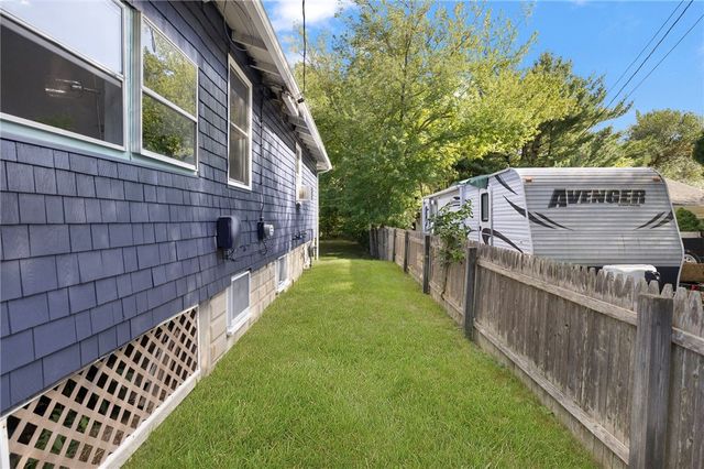 86 Oakside Street, Warwick, RI 02889