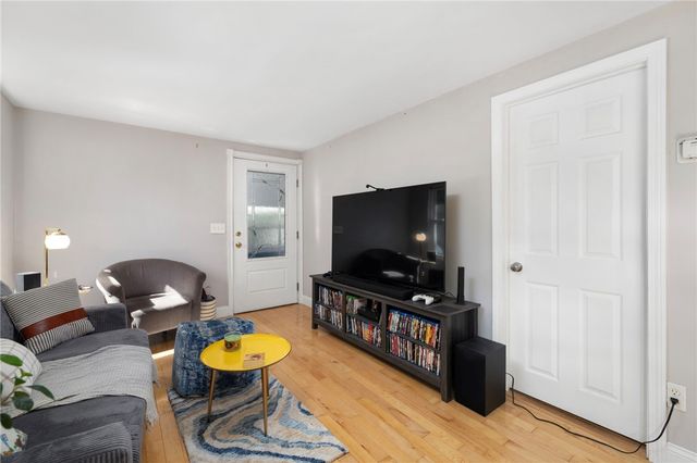 86 Oakside Street, Warwick, RI 02889