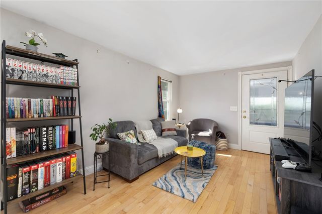 86 Oakside Street, Warwick, RI 02889