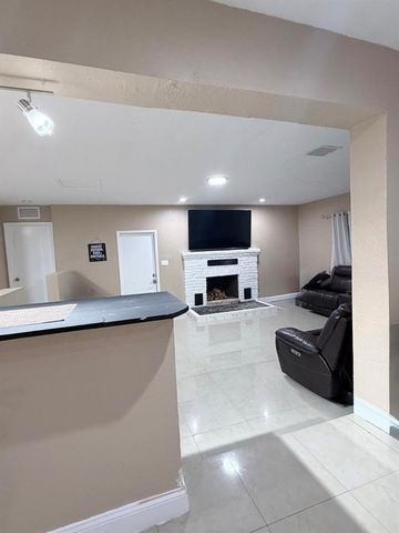 2000 SW 95th Terrace, Miramar, FL 33025