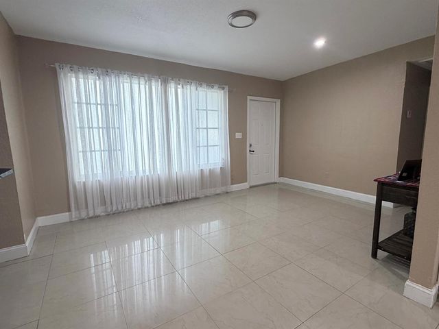 2000 SW 95th Terrace, Miramar, FL 33025