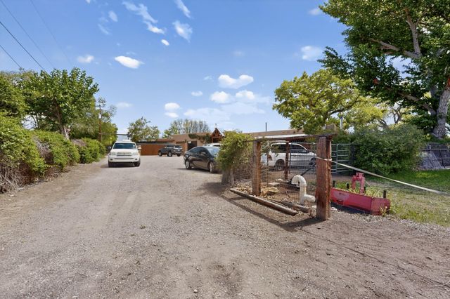 10001 4th Street NW, Albuquerque, NM 87114