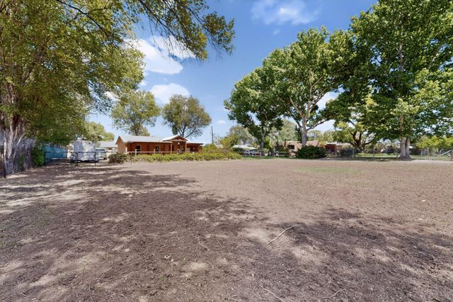 10001 4th Street NW, Albuquerque, NM 87114