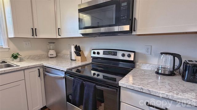 6314 Old Pineville Road B, Charlotte, NC 28217