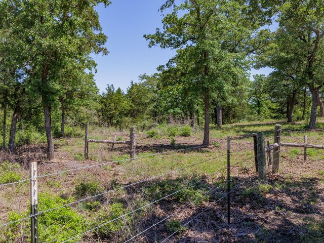 686 County Road 331A RD, Milano, TX 76556