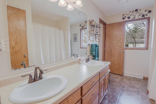 2407 Tranquility Drive, Saint Cloud, MN 56301