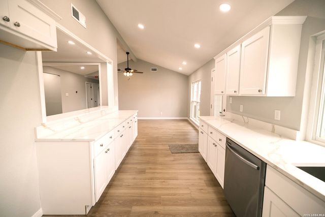 5710 green manor, San Antonio, TX 78223