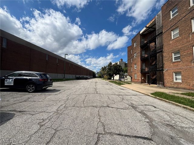 1615 Ridgefield Road, Cleveland Heights, OH 44118