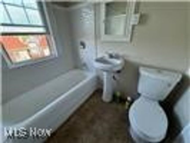 1615 Ridgefield Road, Cleveland Heights, OH 44118