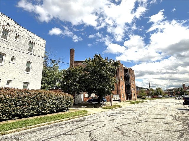 1615 Ridgefield Road, Cleveland Heights, OH 44118