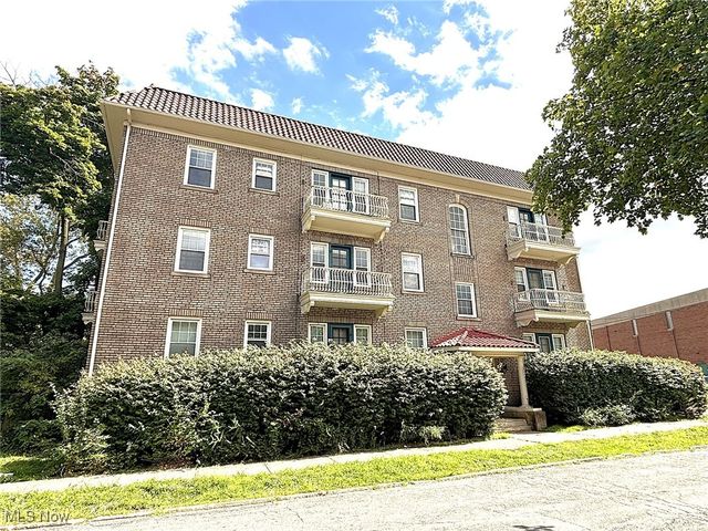 1615 Ridgefield Road, Cleveland Heights, OH 44118