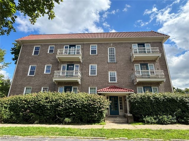 1615 Ridgefield Road, Cleveland Heights, OH 44118