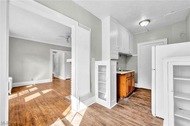 1615 Ridgefield Road, Cleveland Heights, OH 44118