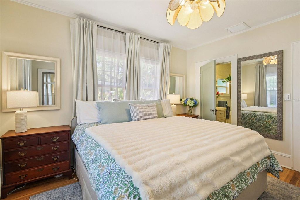 Image 12 of property listing at 1135 MARINE STREET, Clearwater, FL 33755