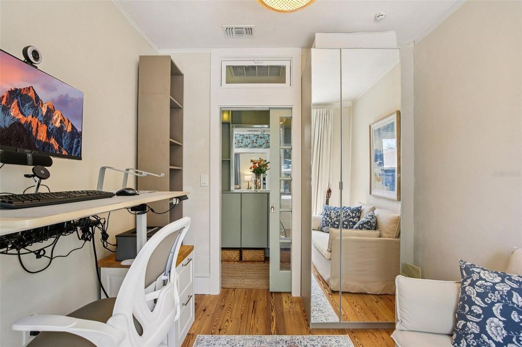 Image 22 of property listing at 1135 MARINE STREET, Clearwater, FL 33755