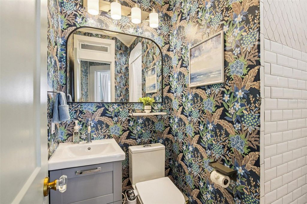 Image 24 of property listing at 1135 MARINE STREET, Clearwater, FL 33755