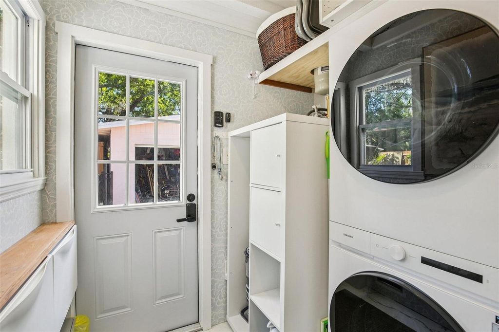 Image 29 of property listing at 1135 MARINE STREET, Clearwater, FL 33755