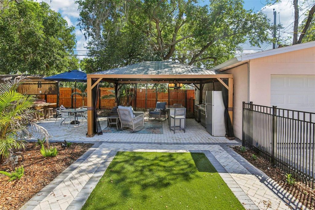 Image 31 of property listing at 1135 MARINE STREET, Clearwater, FL 33755