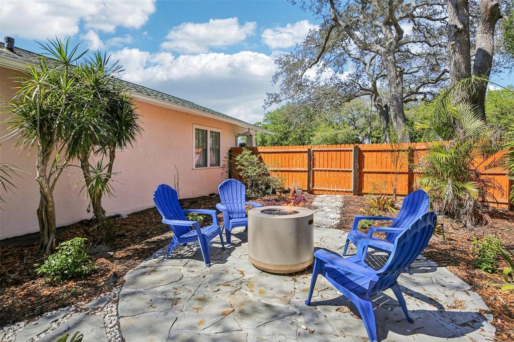 Image 40 of property listing at 1135 MARINE STREET, Clearwater, FL 33755