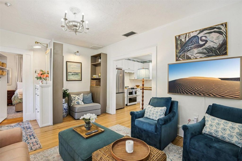 Image 6 of property listing at 1135 MARINE STREET, Clearwater, FL 33755