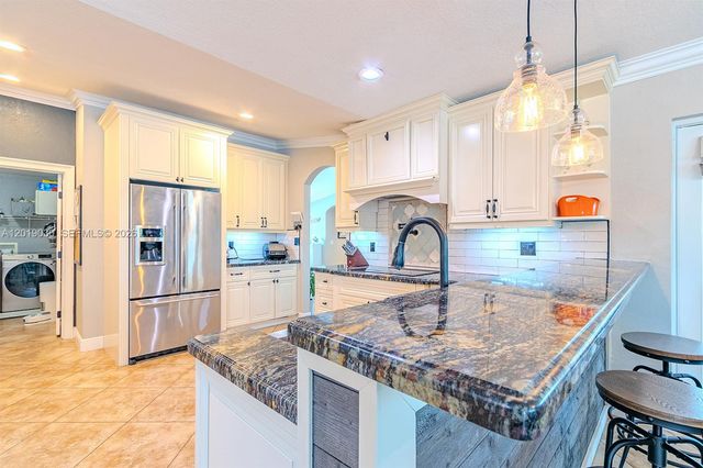 16181 SW 284th St, Homestead, FL 33033