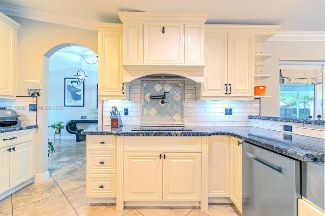 16181 SW 284th St, Homestead, FL 33033