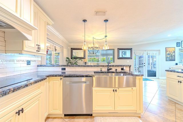16181 SW 284th St, Homestead, FL 33033