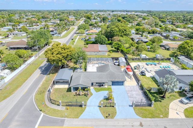 16181 SW 284th St, Homestead, FL 33033