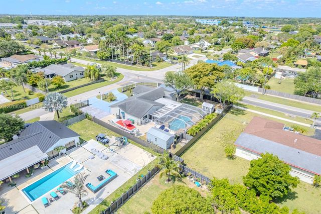16181 SW 284th St, Homestead, FL 33033