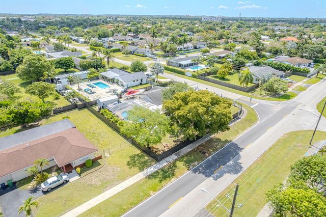 16181 SW 284th St, Homestead, FL 33033