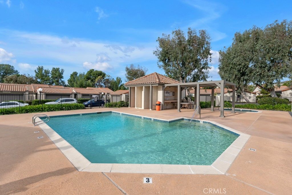 Image 1 of property listing at 11435 Tampa 90, Porter Ranch, CA 91326