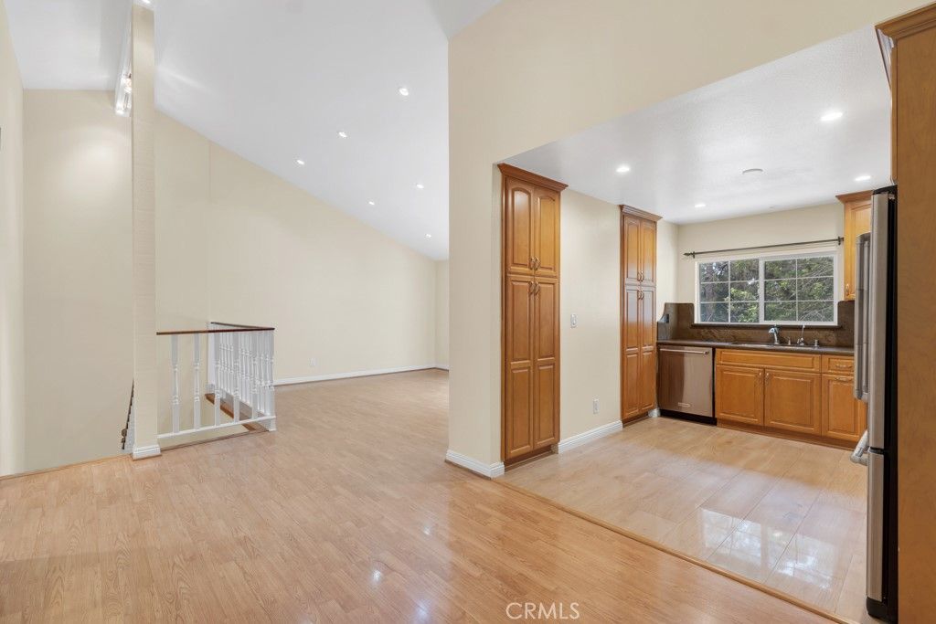 Image 10 of property listing at 11435 Tampa 90, Porter Ranch, CA 91326