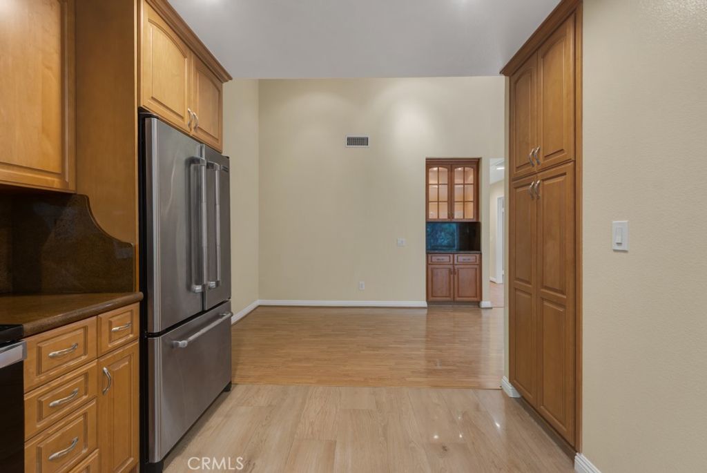 Image 13 of property listing at 11435 Tampa 90, Porter Ranch, CA 91326