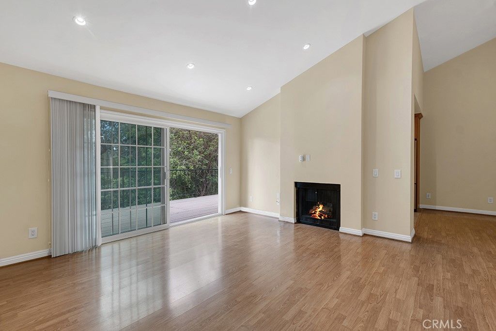 Image 16 of property listing at 11435 Tampa 90, Porter Ranch, CA 91326